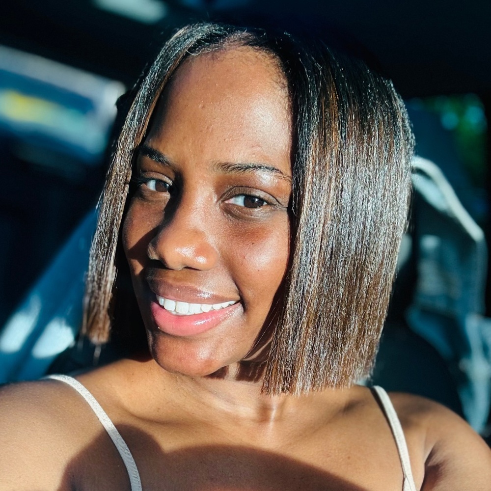 Meet your Posher, Shana